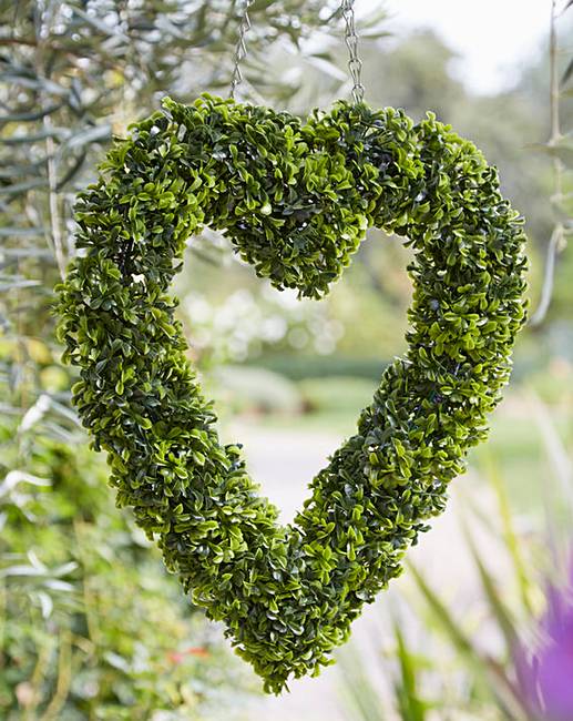 Hanging Topiary Heart Home Beauty & Gift Shop
