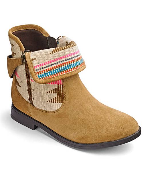 JD Williams_Summer Shoe Style Tips_Festival Fashion