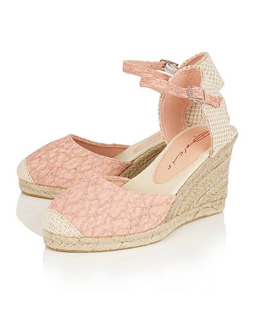 simply be sandals