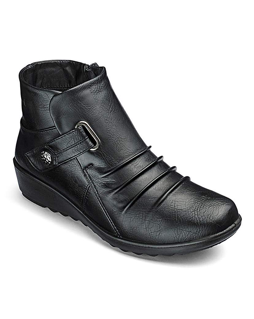 Cushion Walk Ankle Boots E Fit