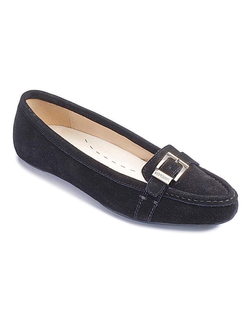 eee fit loafers