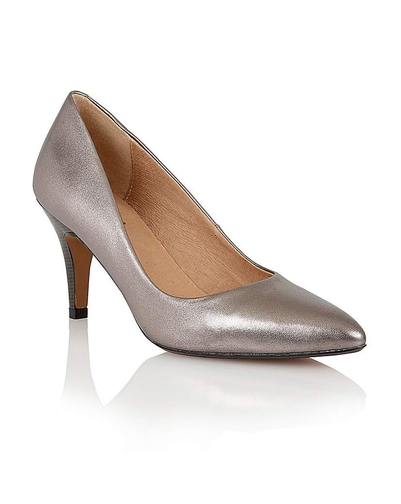 Lotus Drama Casual Shoes An understated court shoe should take pride ...