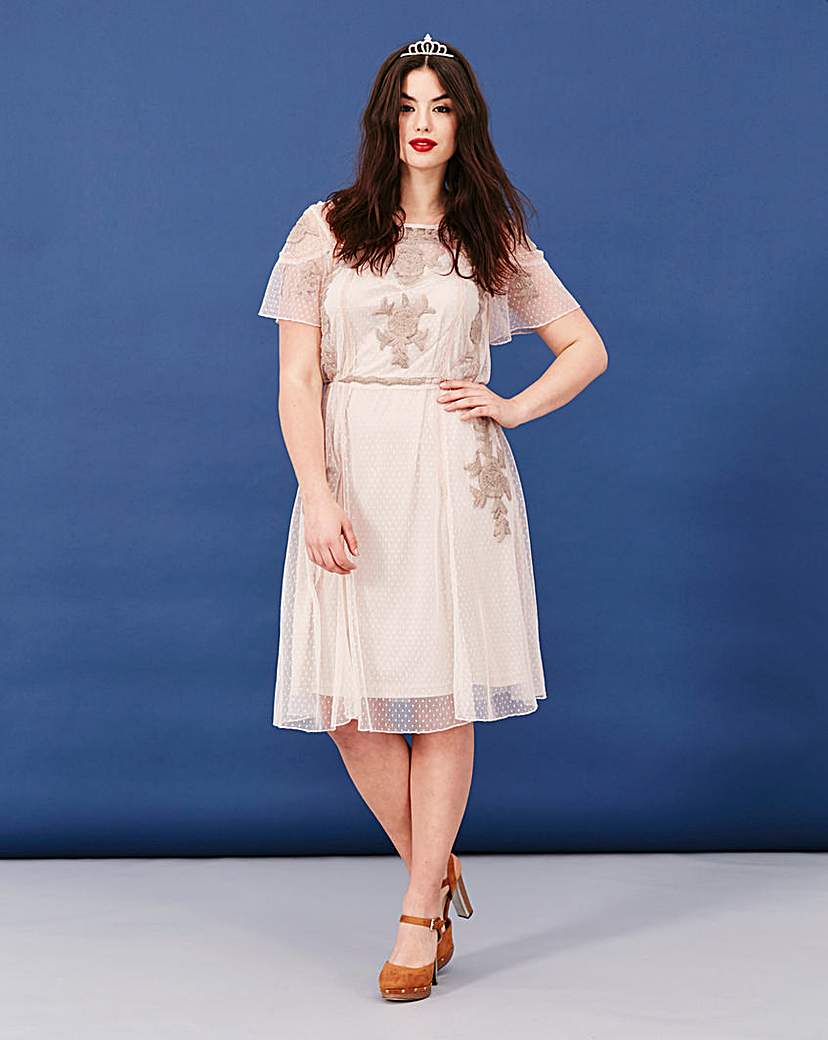 Simply Be Short Sleeve Embroidered Dress Simply Be Short Sleeve Embroidered Dress