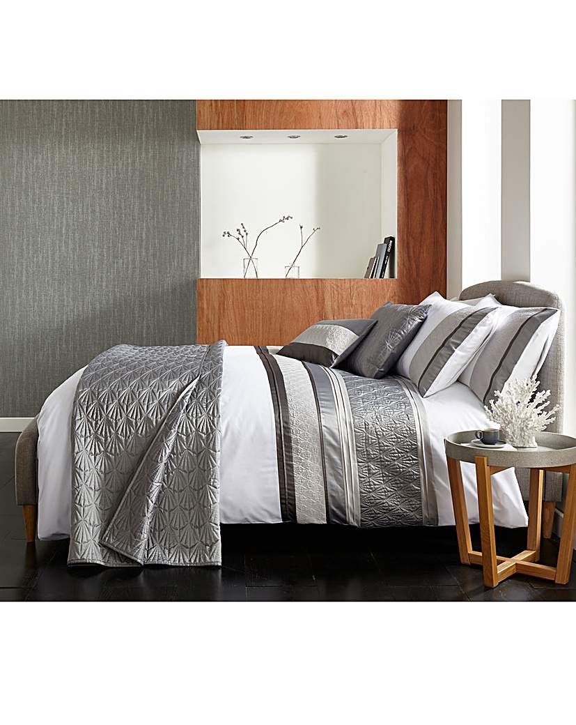 Rocco Embroidered Duvet Cover Set Rocco Embroidered Duvet Cover Set
