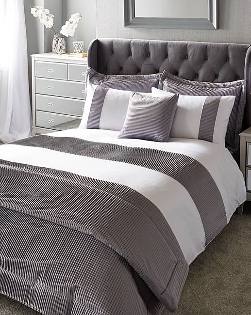 Austen Pleated Grey Duvet Cover Set Marisota Austen Pleated Border Grey Duvet Cover Set