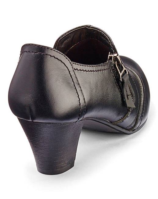 cushion walk boots wide fit