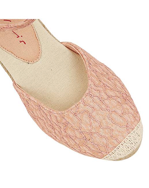 simply be sandals