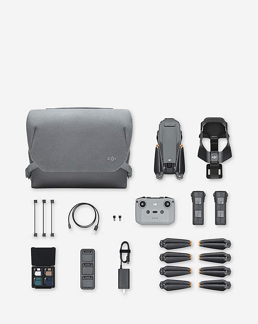 Mavic 3 pro fly more combo. Mavic 3 Combo. Квадрокоптер DJI Mavic 3 Classic. Mavic 3 Pro Combo. Дрон Mavic 4 Pro.