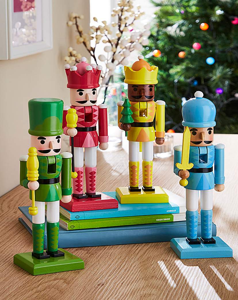 Merry & Bright Christmas Nutcrackers Set