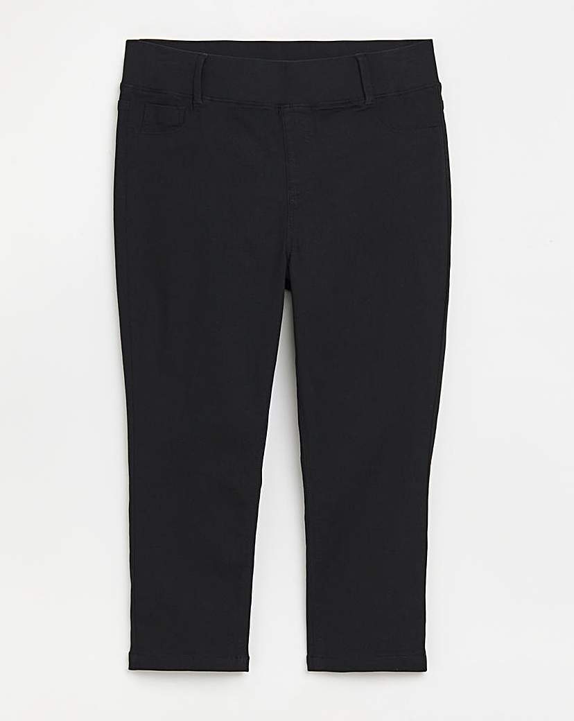 Black Pull On Capri Jegging