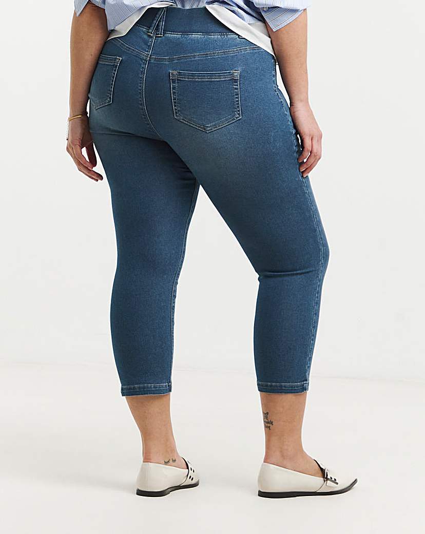 Mid Wash Pull On Capri Jegging