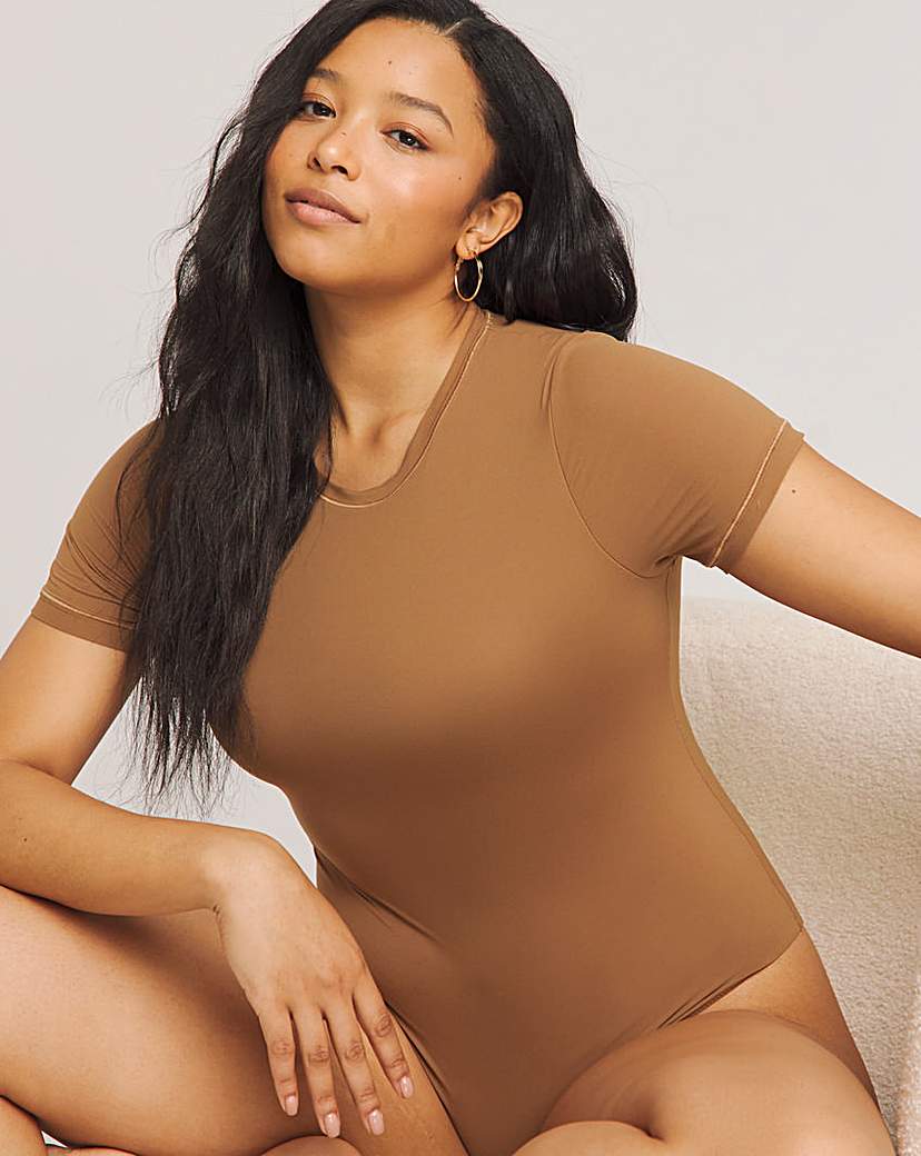 Magisculpt Smoothing T-Shirt Bodysuit