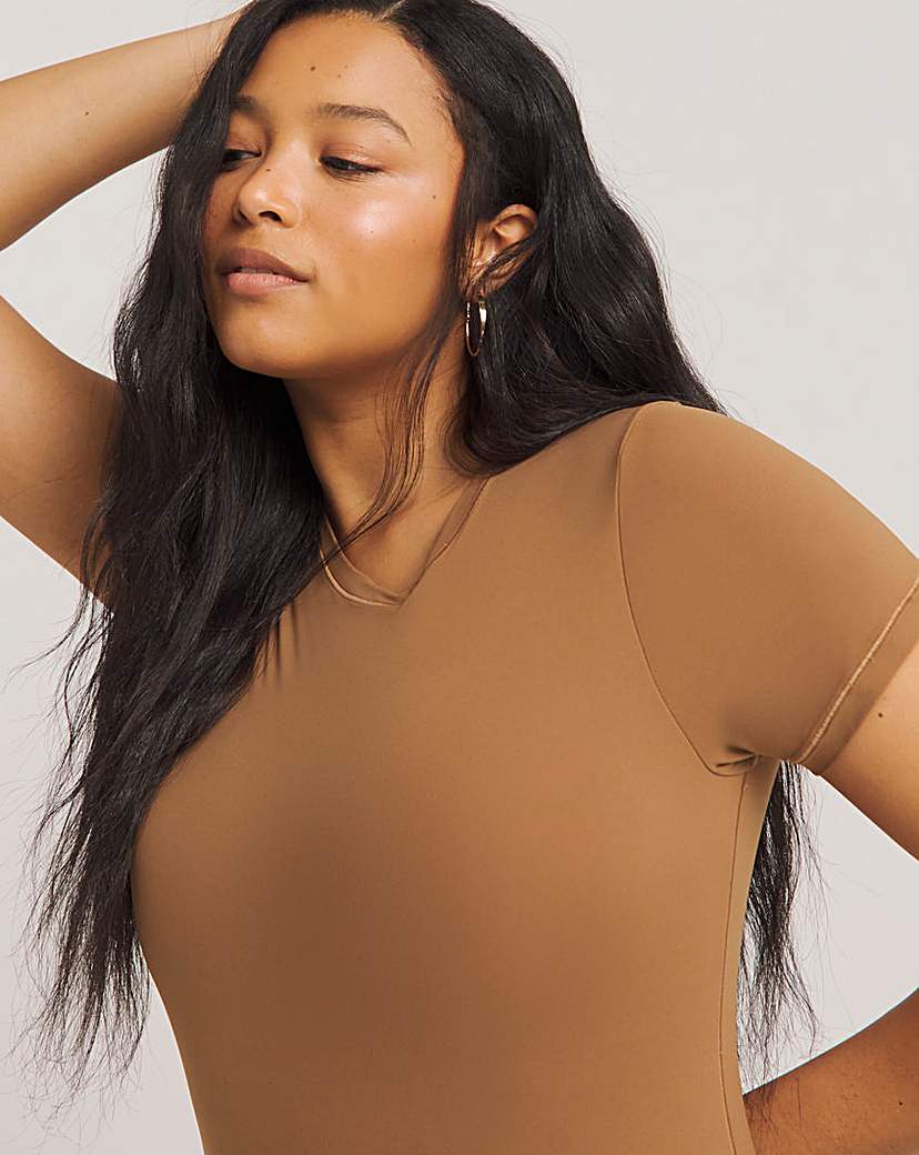 Magisculpt Smoothing T-Shirt Bodysuit