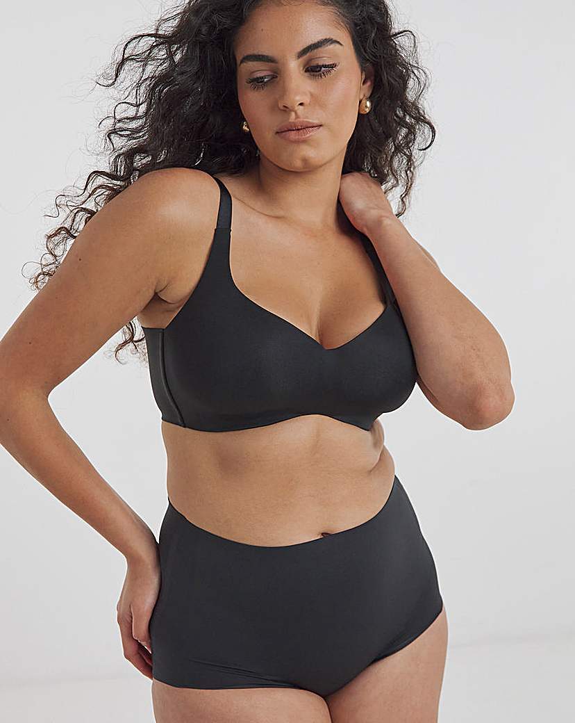 New In - Magisculpt Smoothing Shapewear Brief