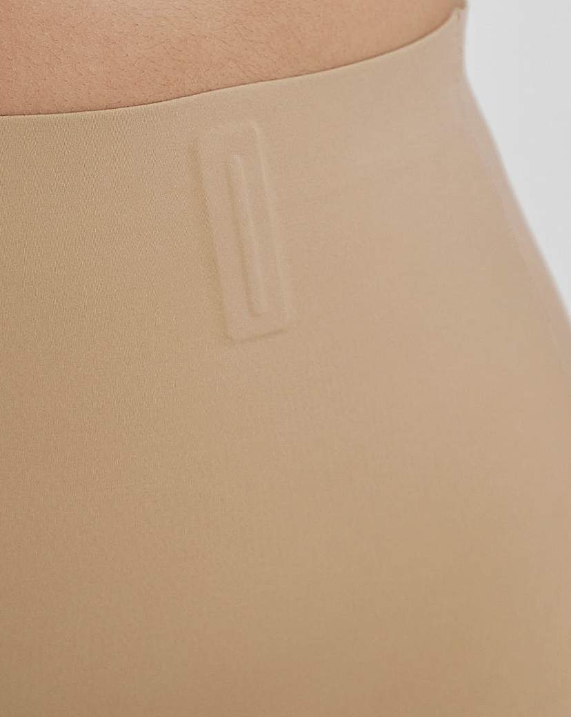 MAGISCULPT Smoothing Thigh Shaper