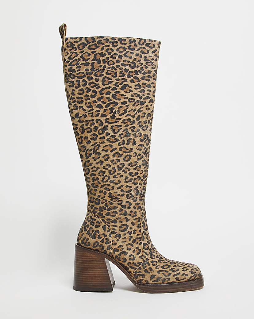 Leopard high clearance boots