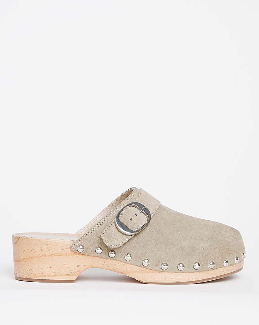 Closed Toe Clog Shoes Wide Fit