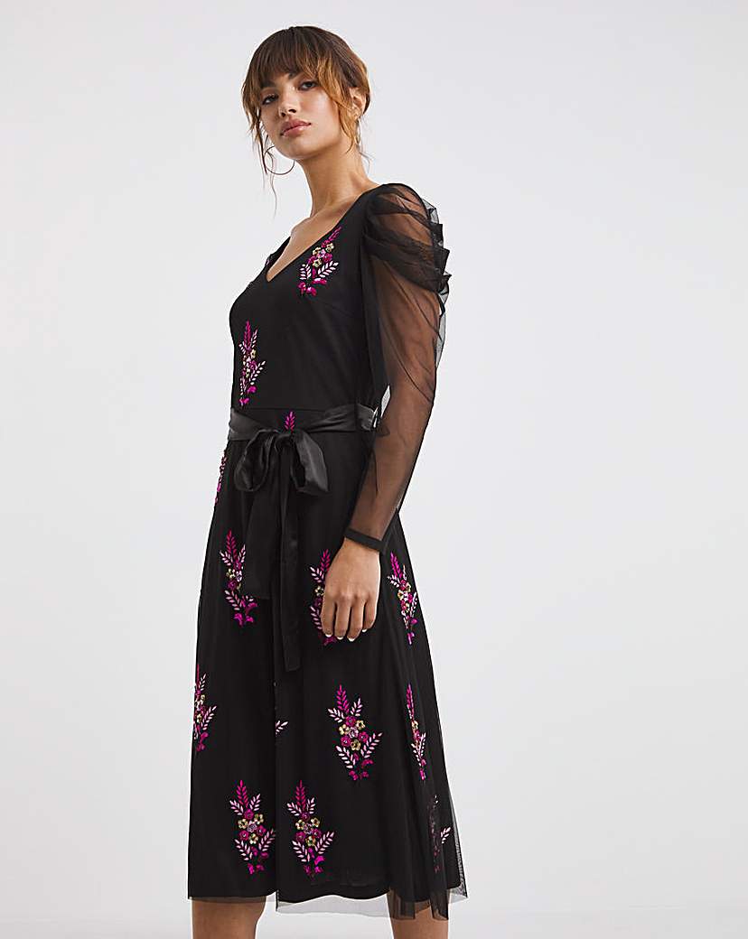 Raishma Beaded Sweetheart Midi Dress