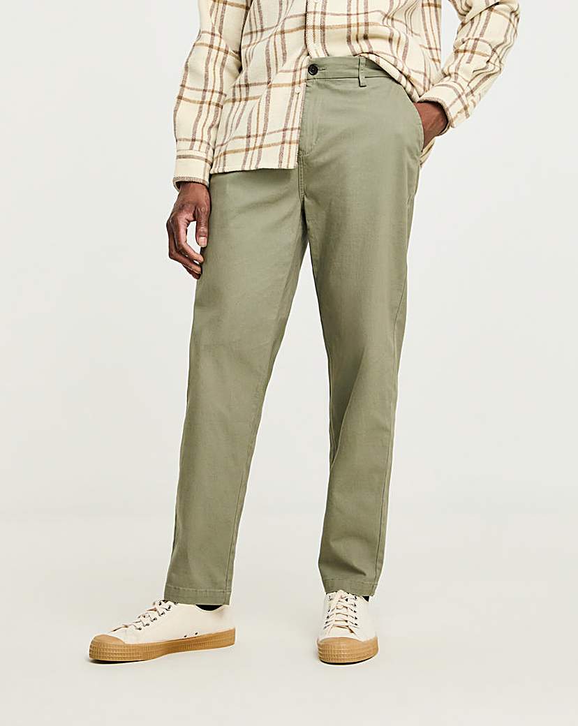 New In - Loose Fit Chino