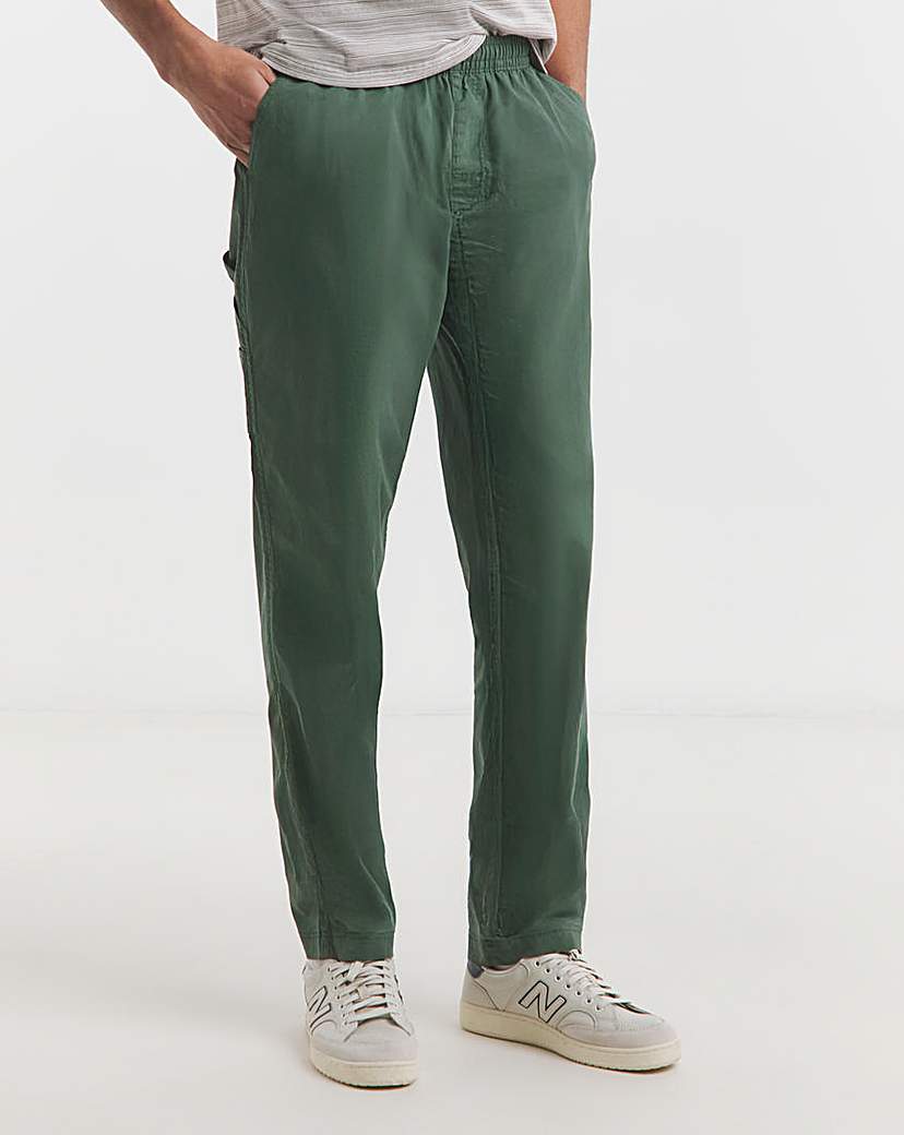 New In - Lightweight Twill Tapered Trouser