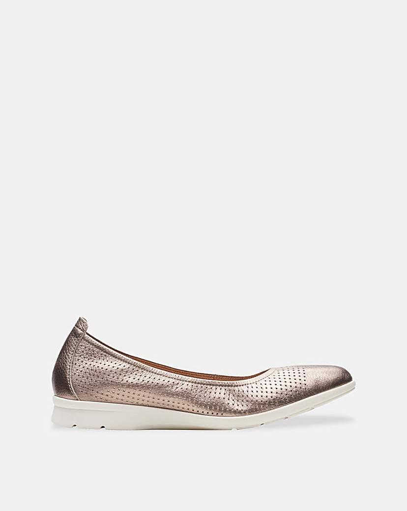 Clarks Jenette Ease Leather Shoes