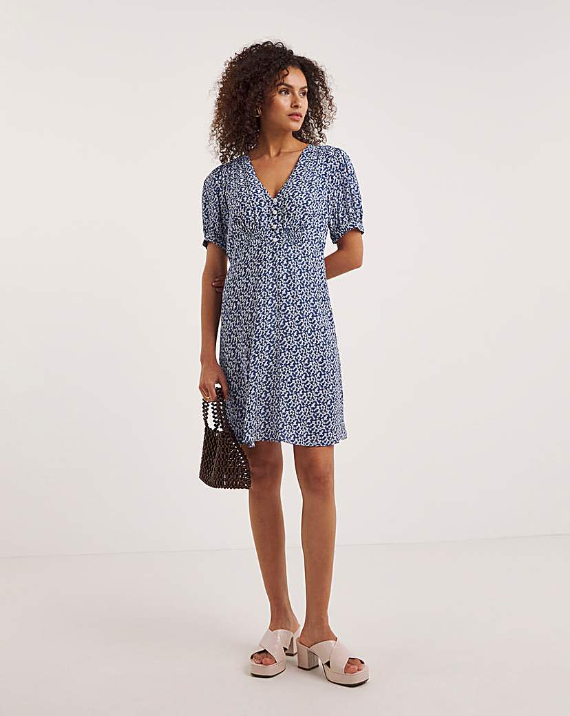 Ro&Zo Ditsy Shirred Detail Dress