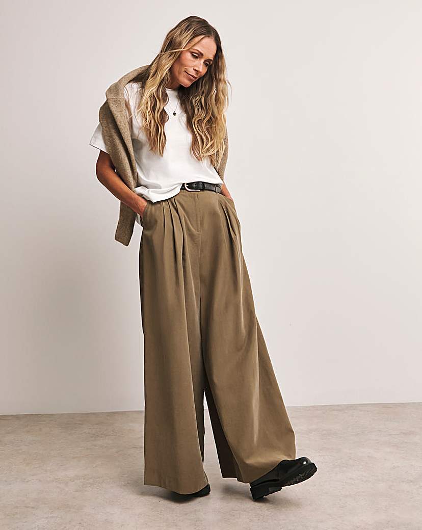 Anthology Super Wide Leg Trouser