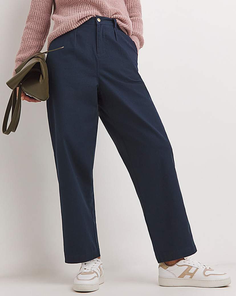 Relaxed Tapered Leg Trouser