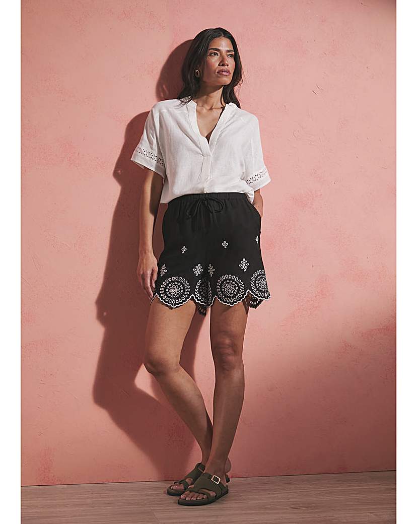 Broderie Hem Short