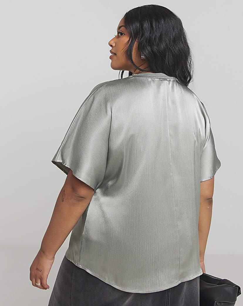Rib Neck Satin Boxy Blouse