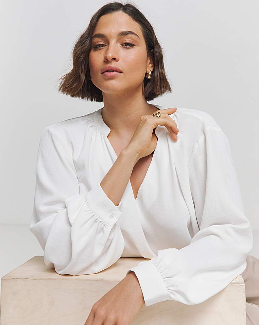 V-Neck Ruched Detail Boxy Top