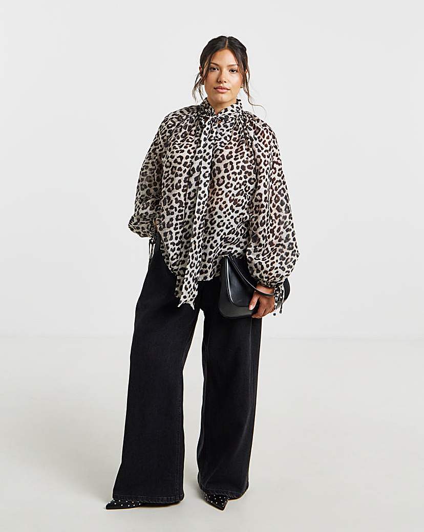 New In - Leopard Blouse With Pussybow Neck