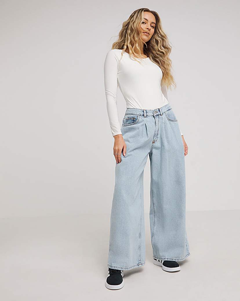Light Wash Extreme Pleat Wide Leg Jean