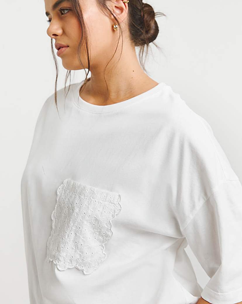 Broderie Pocket T-Shirt
