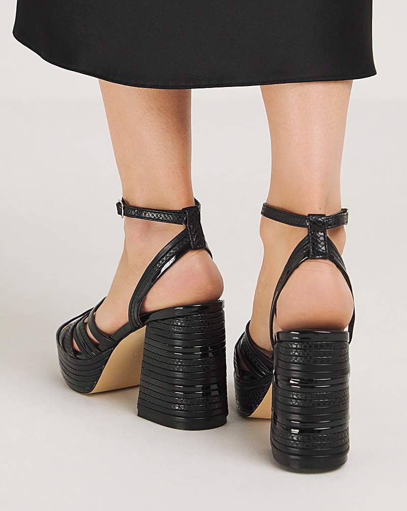 Fetaure Platform Heel Ex Wide