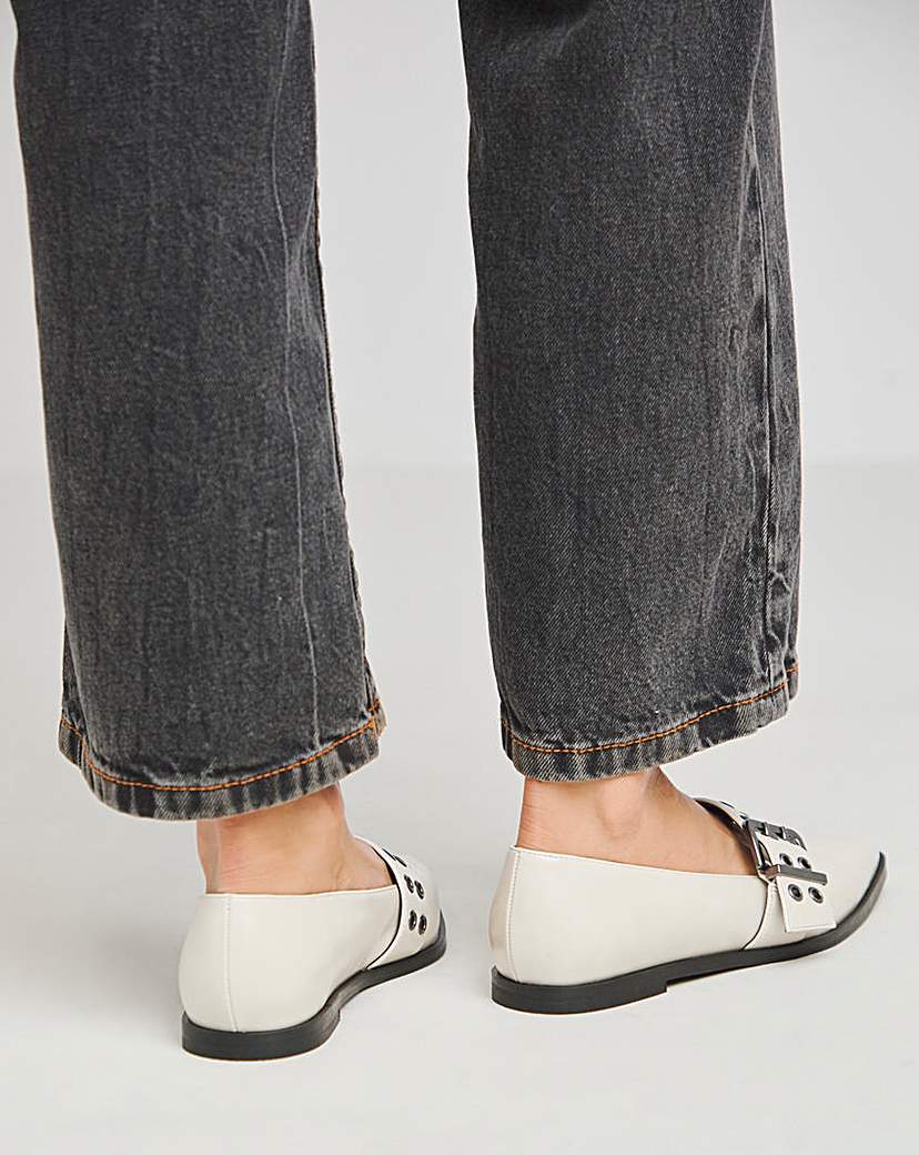 Hardware Mary Jane Pointy Flat Shoe Wide