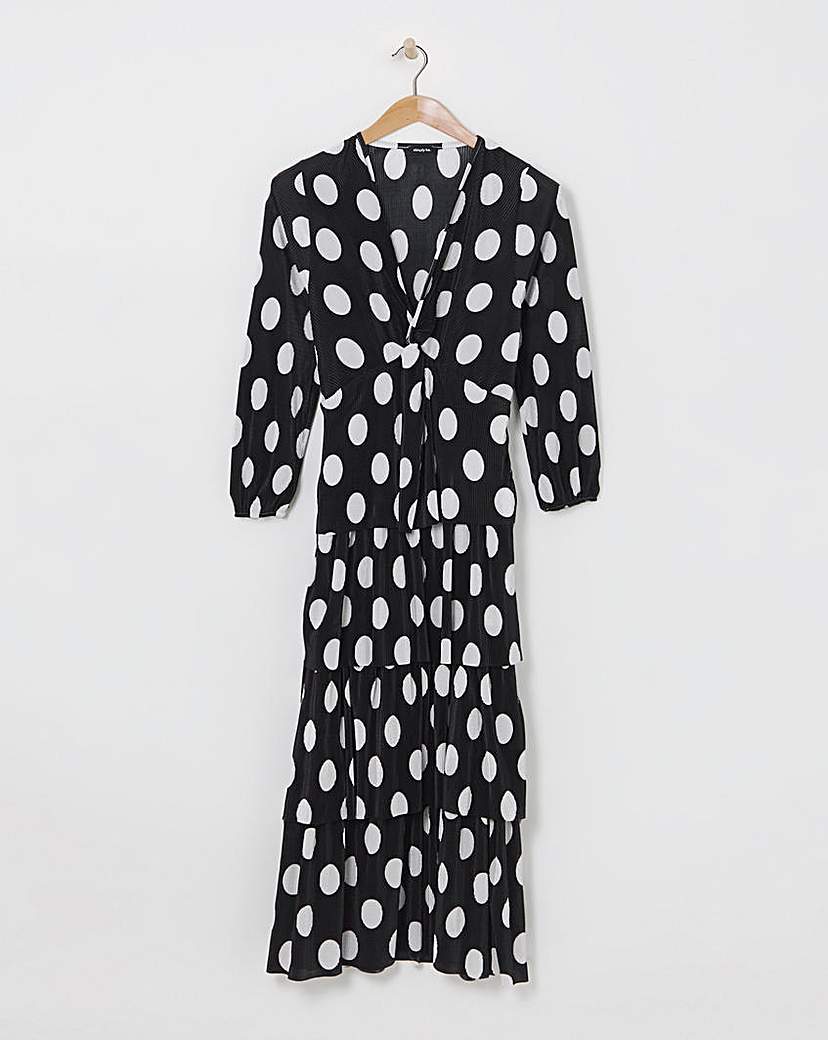 Tiered Plisse Maxi Dress