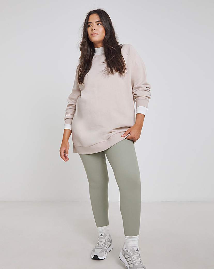 Raglan Sleeve Sweatshirt