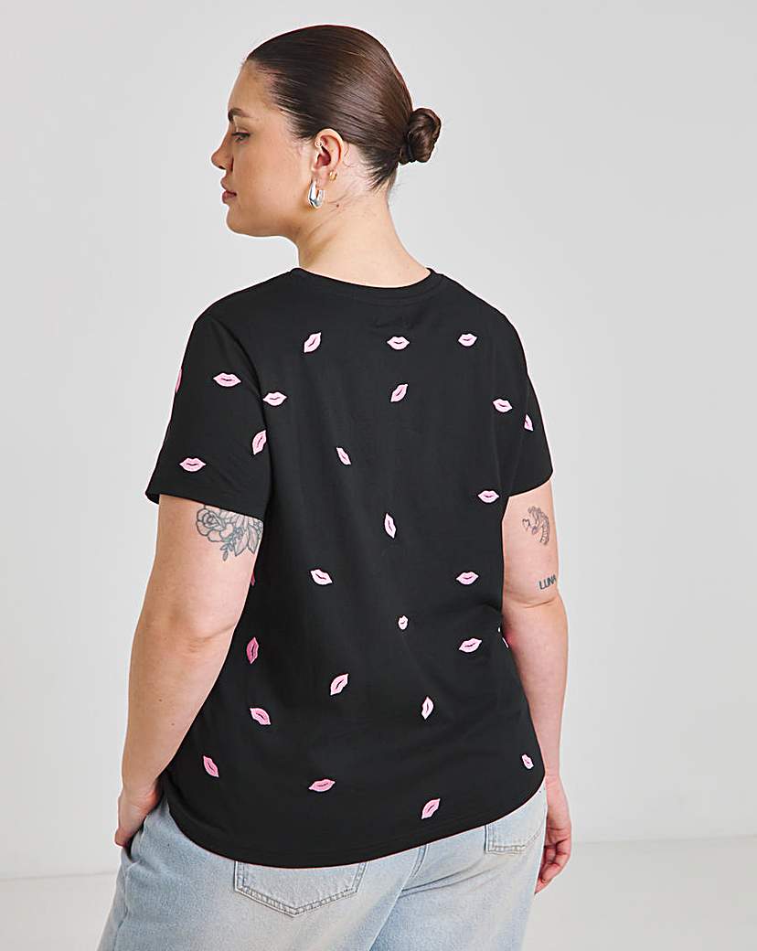 Simply Be Lips Embroidery T-Shirt