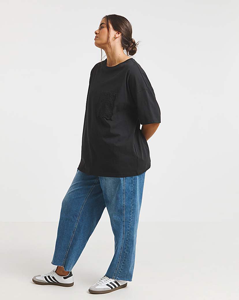 Broderie Pocket T-Shirt