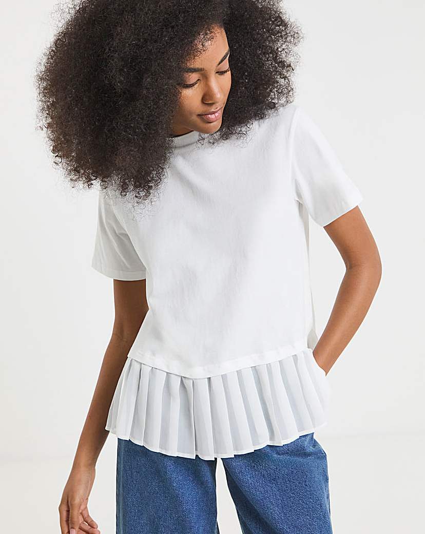 New In - Pleated Back Detail T-Shirt