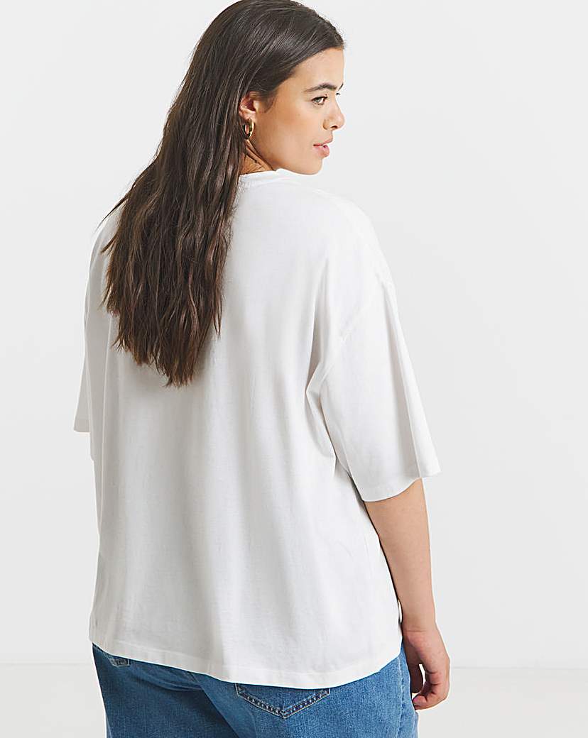 Jardin Graphic T-Shirt