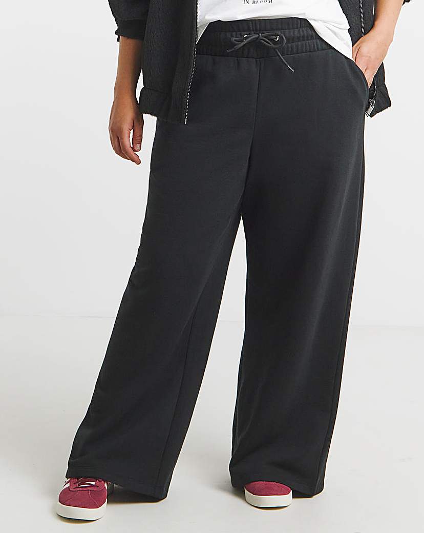 True Wide Leg Jogger