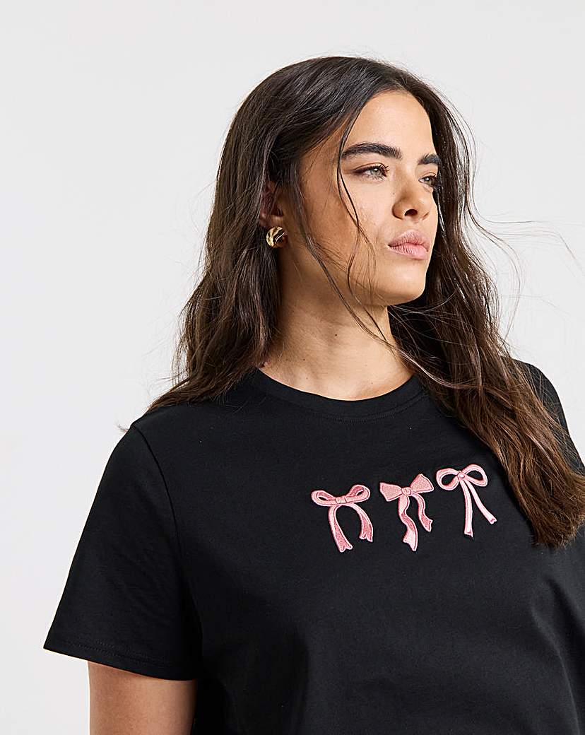New In - Embroidered Bow T-Shirt