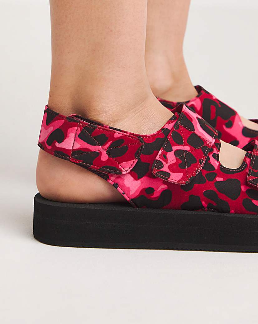 Touch and Close Active Sandal Wide