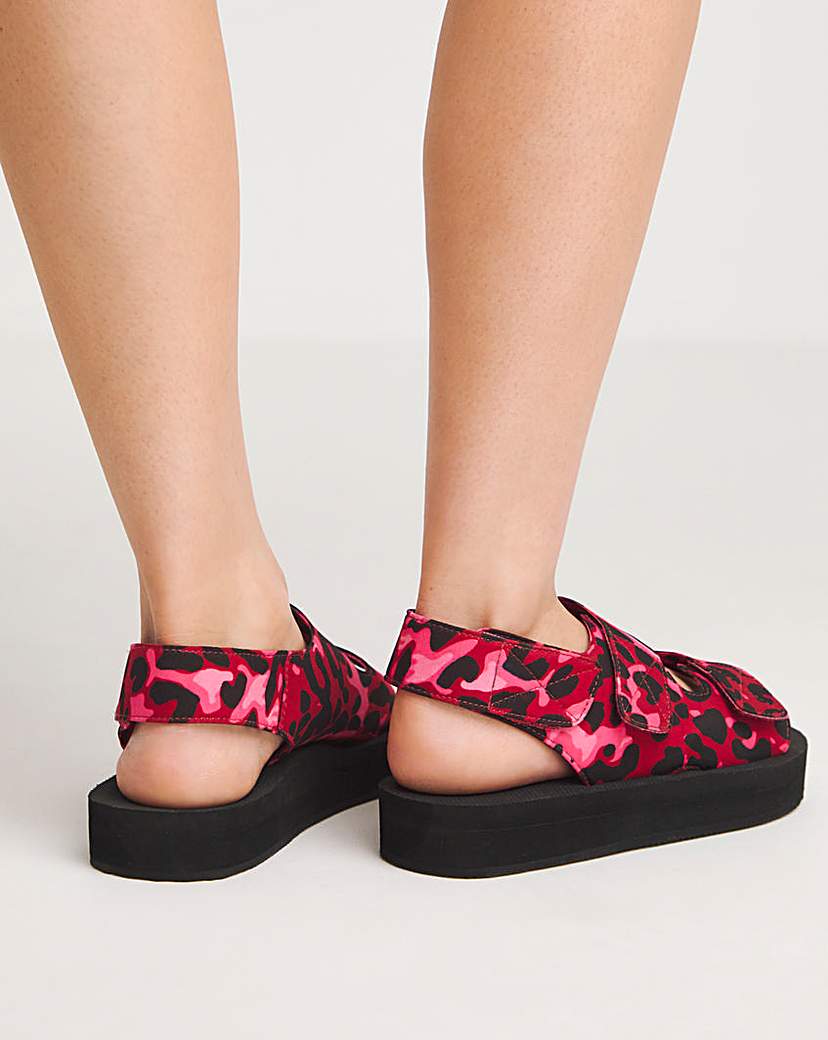 Touch and Close Active Sandal Wide