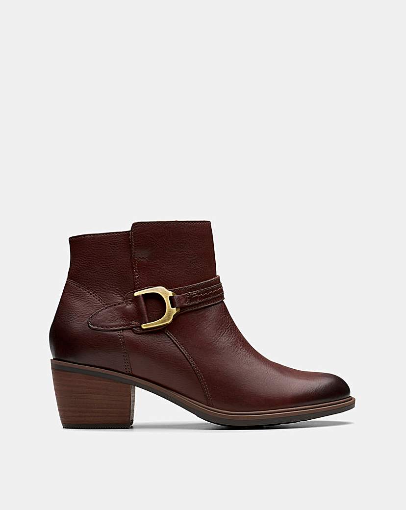 New In - Clarks Neva Buckle Leather Boot D Fit