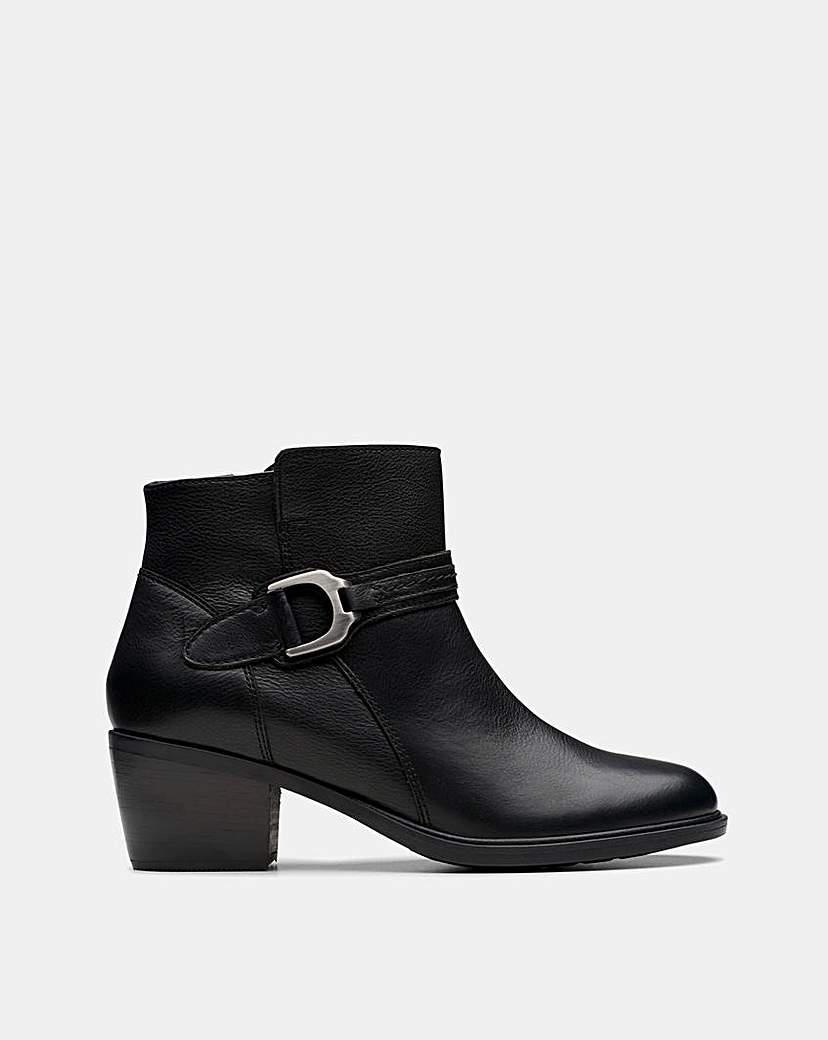 New In - Clarks Neva Buckle Leather Boot D Fit