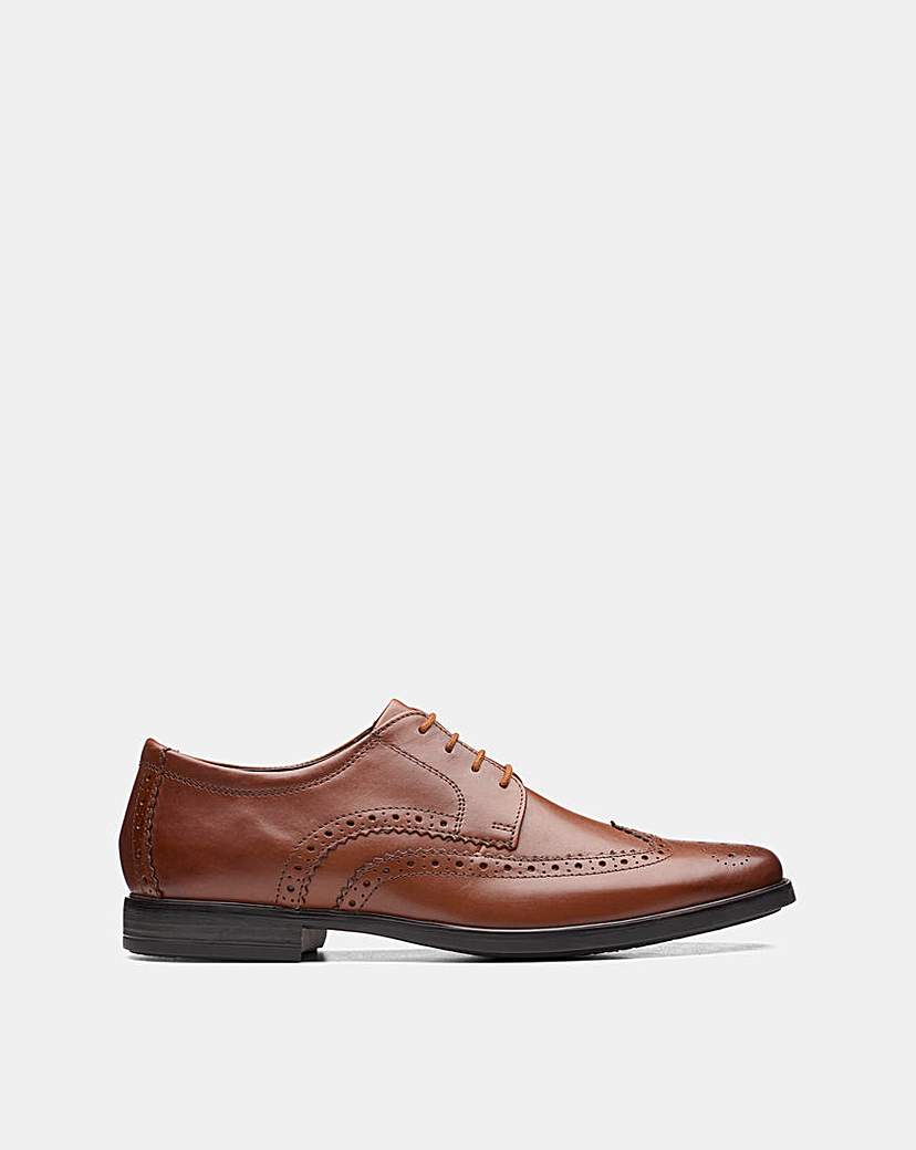Clarks Howard Wing Wide Fit