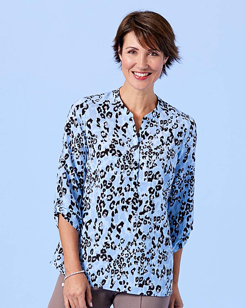 Slimma Animal Print Blouse